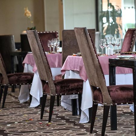Royal Marang Hotel Phokeng ภายนอก รูปภาพ Restaurant