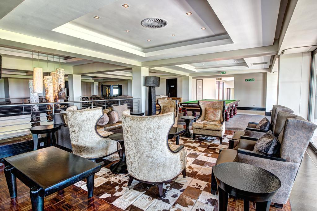 Royal Marang Hotel Phokeng ภายนอก รูปภาพ The lounge at the airport