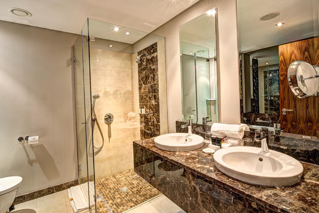 Royal Marang Hotel Phokeng ห้อง รูปภาพ Bathroom