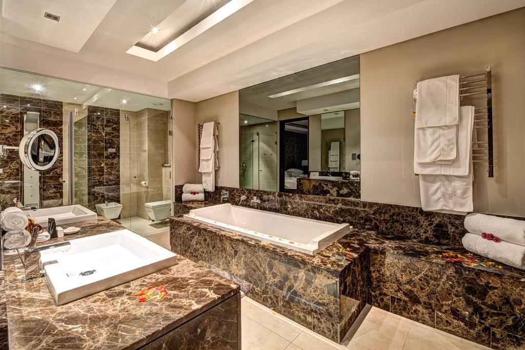 Royal Marang Hotel Phokeng ห้อง รูปภาพ Bathroom