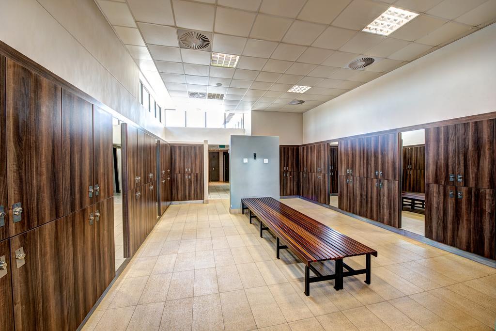 Royal Marang Hotel Phokeng ภายนอก รูปภาพ Changing room